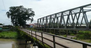 Jembatan Lama di Bendungan Pesayangan