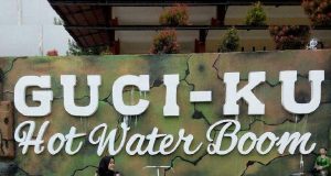 wisata tegal guciku water boom, jalan-jalan tegal