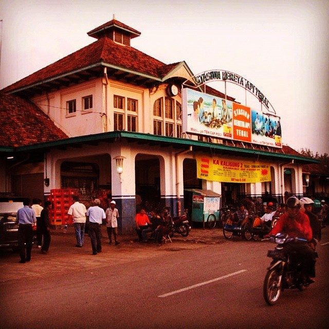 Stasiun Kota Tegal sebelum pemugaran